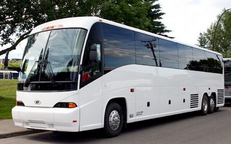 Charter Bus Rentals in Lakeland, FL (Best Buses & Cheap